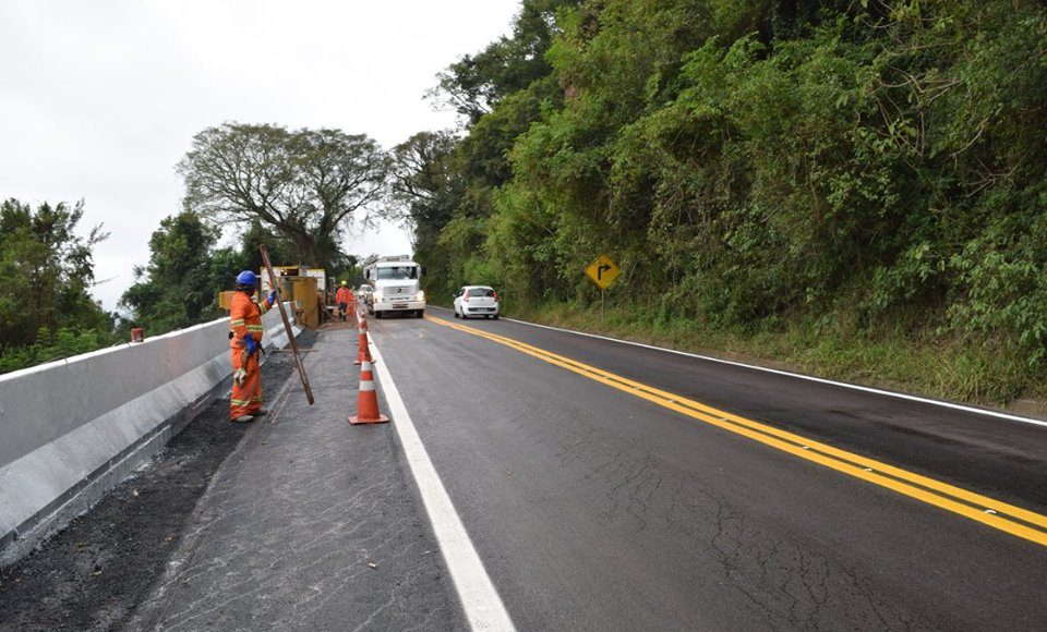 Rodovia teve o fluxo normalizado na manhã desta terça-feira (Foto: Adriana Monteiro Arrial)