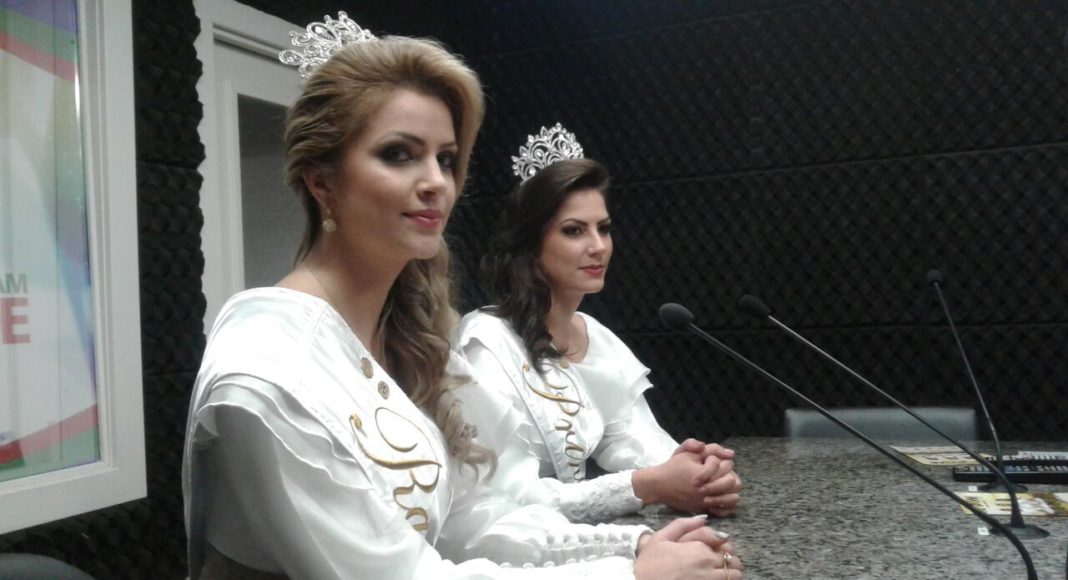Soberanas da Fenakiwi visitam estúdios do Grupo RSCOM