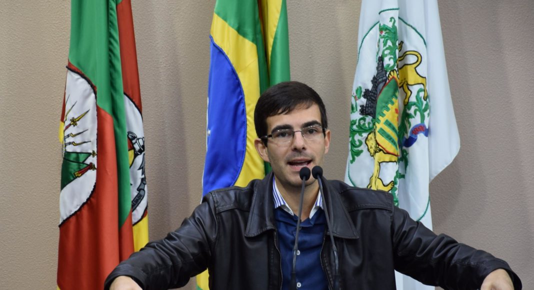 Vereador Rafael Bueno fez duras críticas ao prefeito Daniel Guerra (Matheus Teodoro/Divulgação)