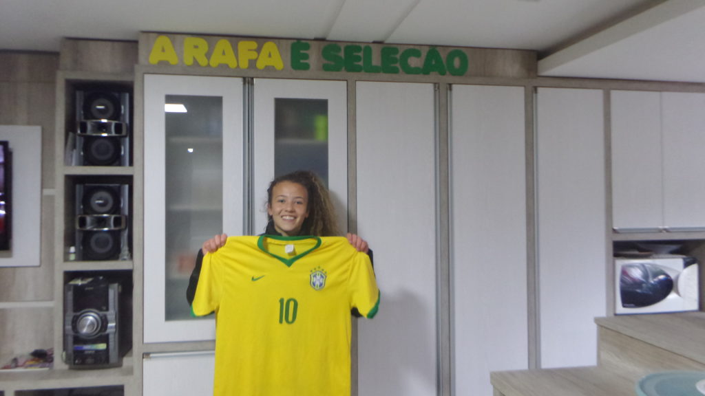 Farroupilhense de 14 anos é convocada para Seleção Brasileira de Futebol