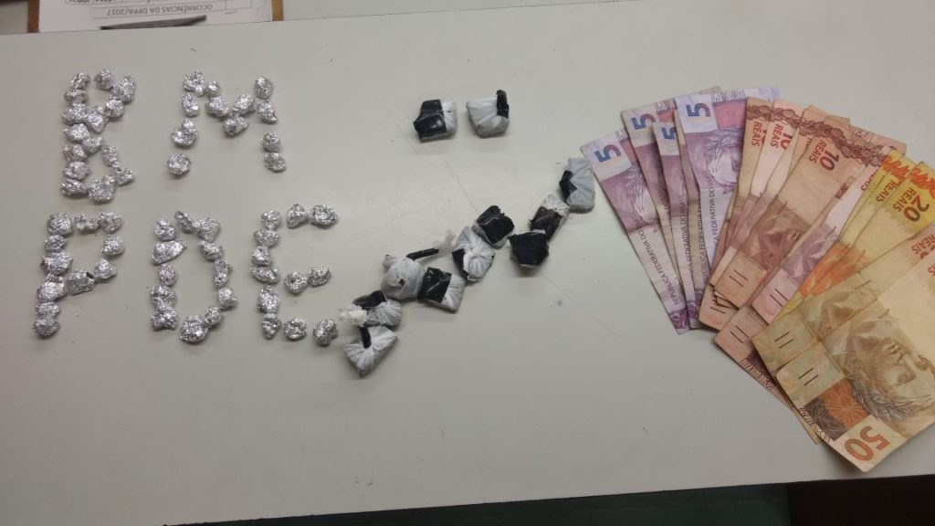 Jovem é preso com mais de 60 pedras de crack e 11 tabletes de maconha em Bento
