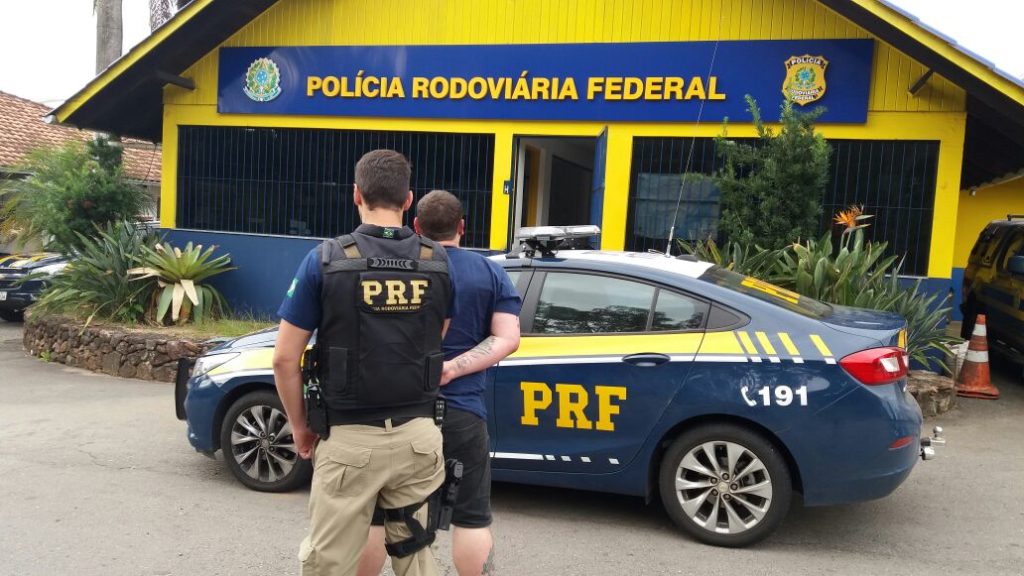 PRF prende 24 pessoas na BR-470 no mês de janeiro