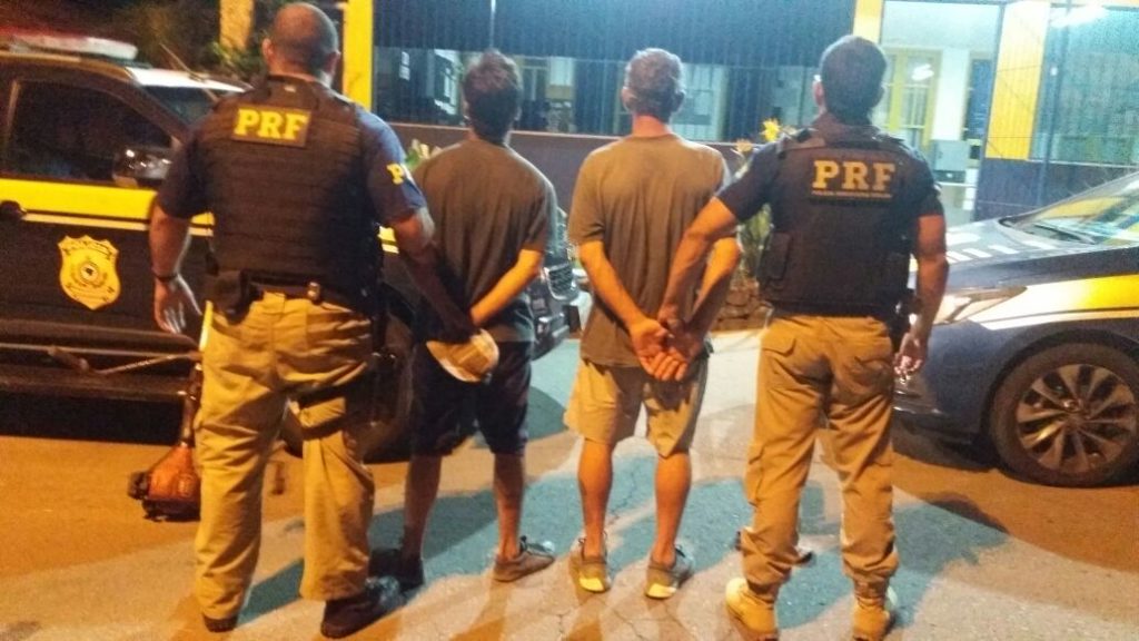 PRF prende dois com roçadeira furtada na BR-470 em Bento