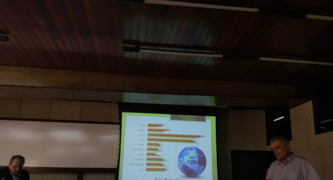Apresentação dos dados ocorreu na manhã desta quarta no Simecs (Foto: Maicon Rech)