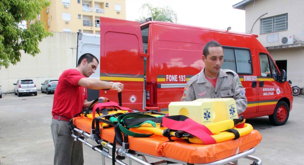 Homem fica ferido após capotar trator em Monte Belo do Sul