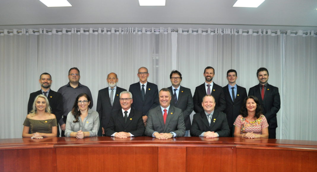 Direção é composta por 13 pessoas (Foto: Thais Cristina Formentini/divulgação)