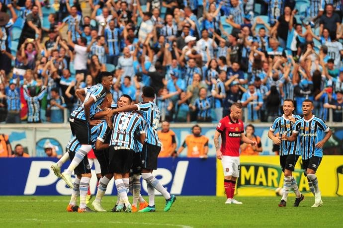 Grêmio goleia e está perto do título (Foto: Fabiano do Amaral)