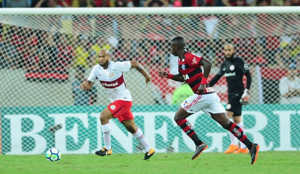Inter joga atrás e perde por 2 a 0 para o Flamengo no Maracanã