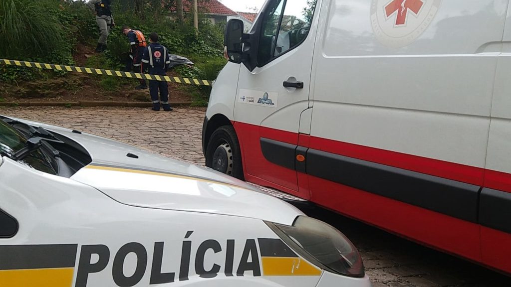 BM isolou e Samu atestou o óbito (Foto: Bruno Mezzomo)