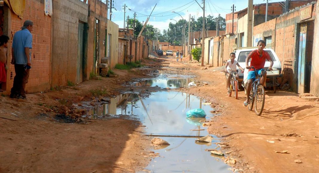 Mais de 15 milhões de pessoas vivem em situação de extrema pobreza no Brasil Mais de 15 milhões de pessoas vivem em situação de extrema pobreza no Brasil