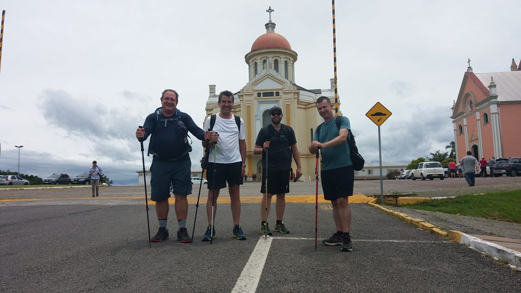 Após seis dias de caminhada, farroupilhenses chegam ao Santuário de Caravaggio