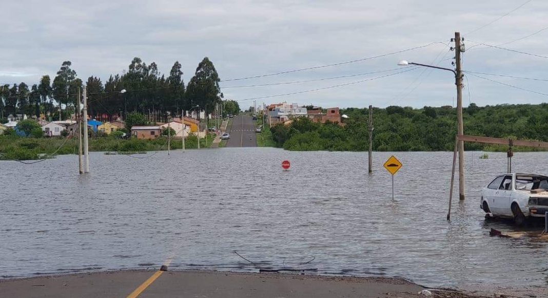Ponte do Gaudêncio submersa em Quaraí