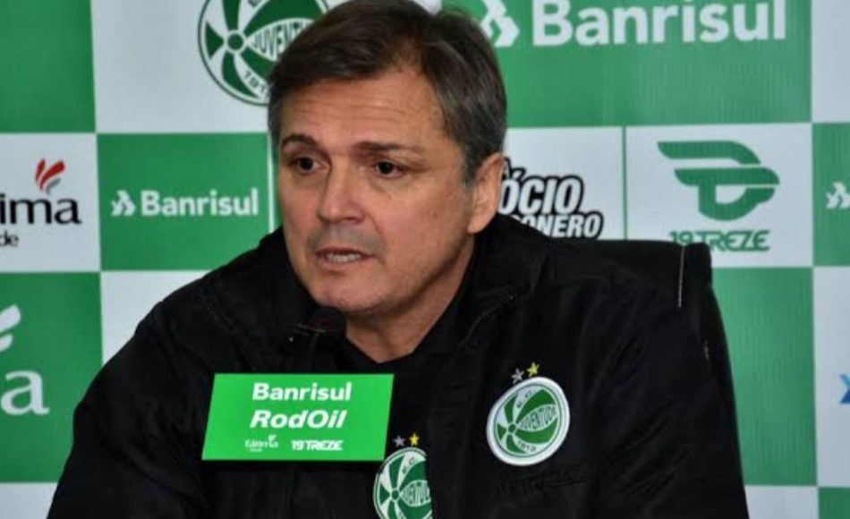 Após goleada no CaJu, Juventude demite o técnico Winck