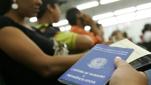 Taxa de desemprego sobe e fica em 12,4% em fevereiro no Brasil