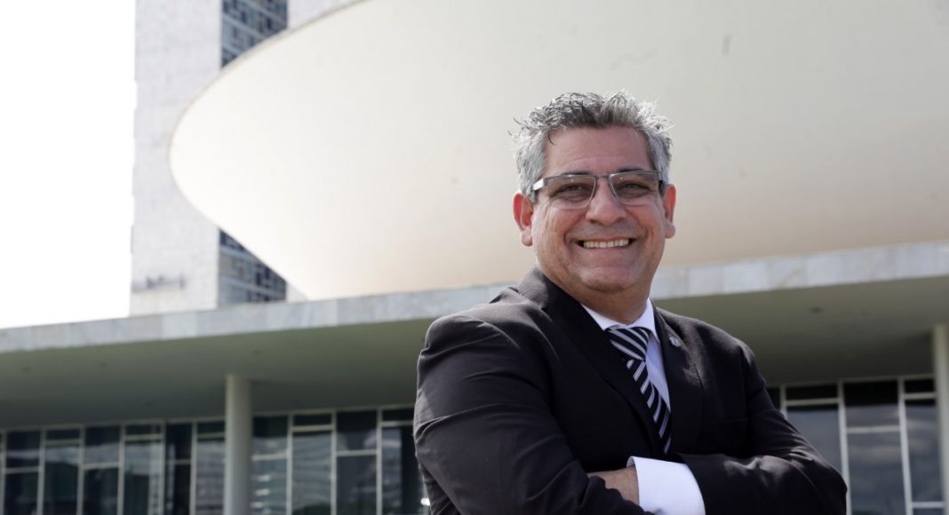 Deputado Nereu Crispim propõe flexibilidade para transmissão da Voz do Brasil