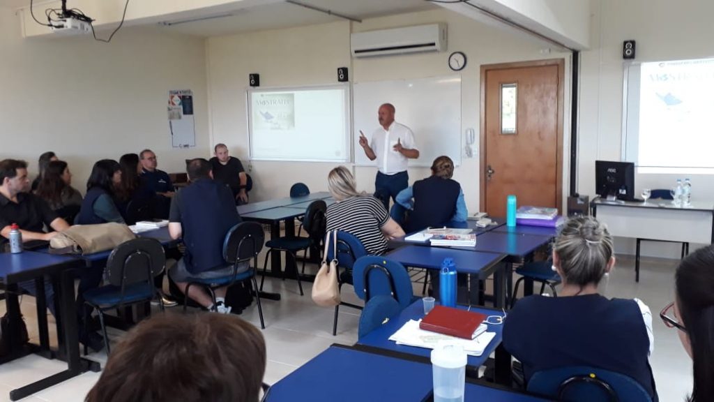 Seminário de Iniciação Científica mobiliza educadores da Serra Gaúcha no sábado