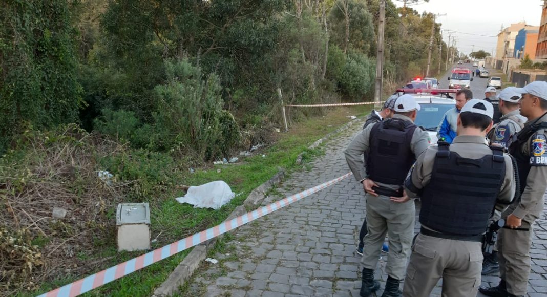 Identificado homem morto e encontrado ao lado de cofre roubado em Caxias