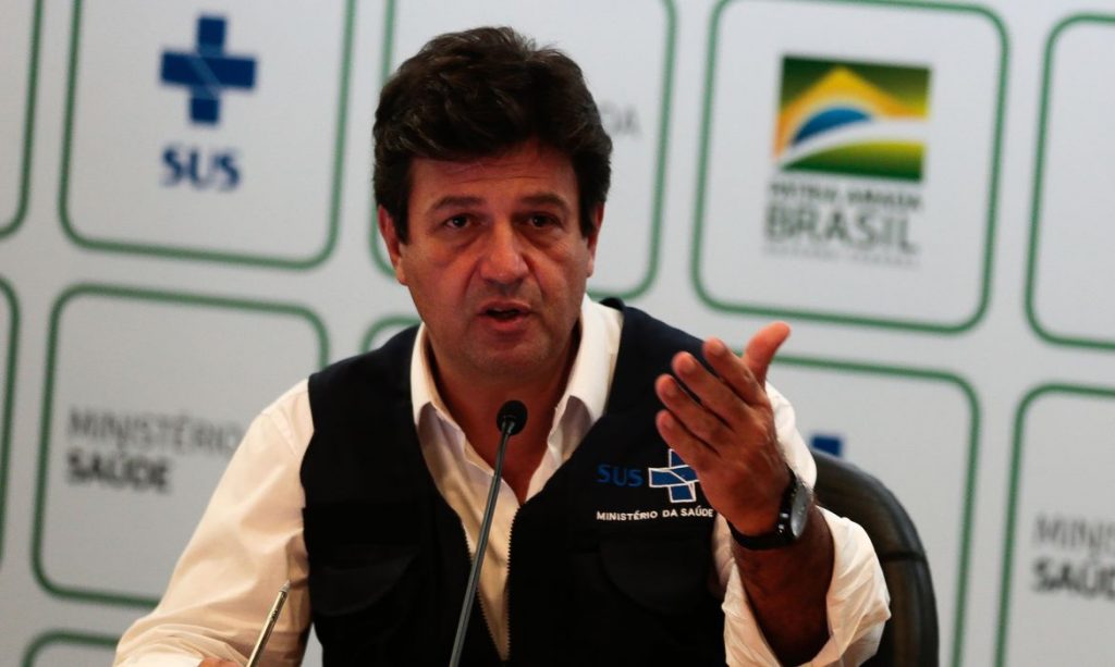 ministro da Saúde Luiz Henrique Mandetta fala à imprensa (foto: marcello casal/agência brasil)