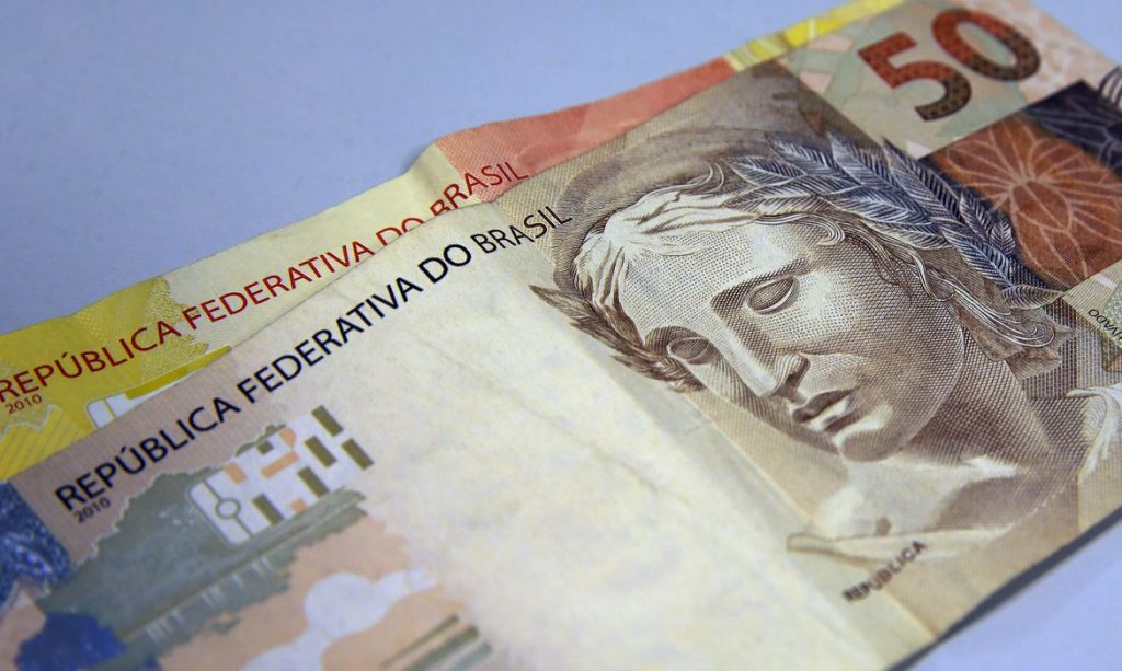 Mercado financeiro prevê queda de 1,96% na economia este ano