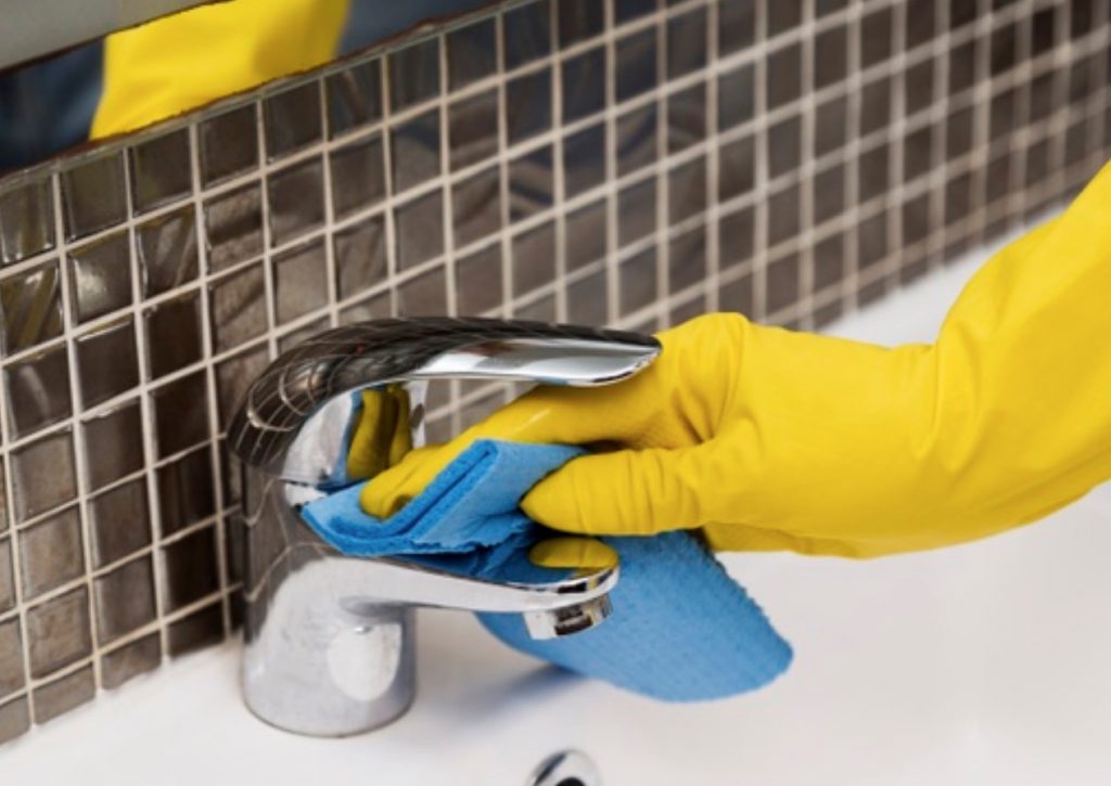 Alerta: Por conta da pandemia, intoxicação por produtos de limpeza cresce 23%