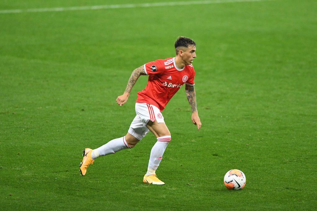 Com lesão no ligamento, Saravia não joga mais nesta temporada