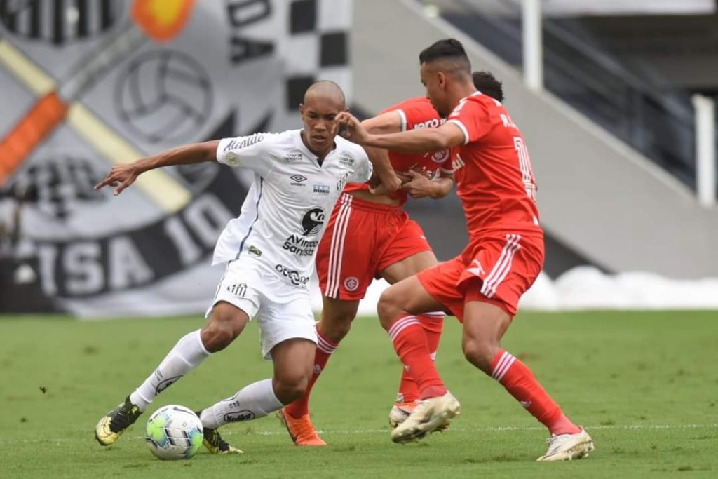 Inter sofre com falhas e perde para o Santos na Vila Belmiro
