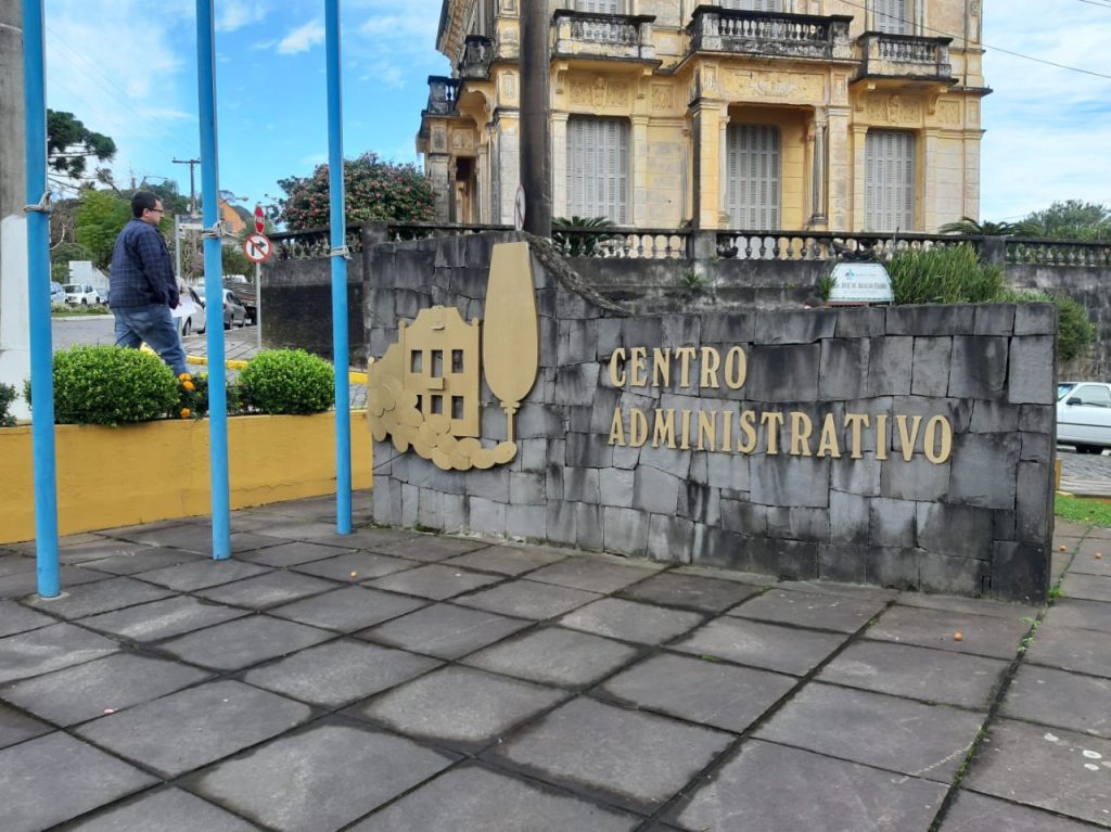 Prefeito e vice-prefeito eleitos anunciam nomes de seus secretários nesta terça-feira, em Garibaldi