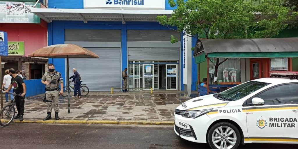Criminosos assaltam agência bancária na zona Norte de Porto Alegre