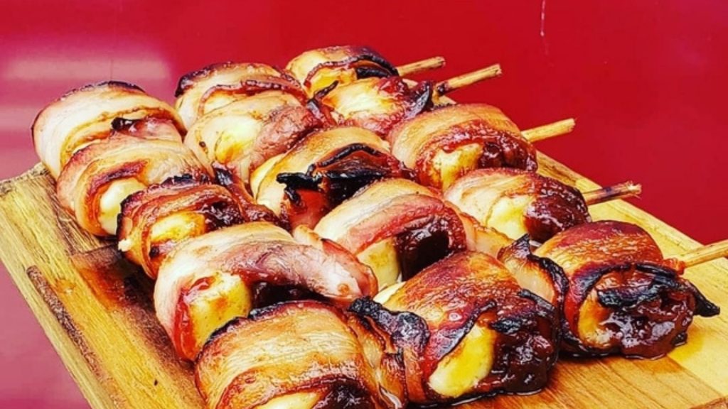 Cozinha Viva: Espetinho de queijo coalho, goiabada e bacon