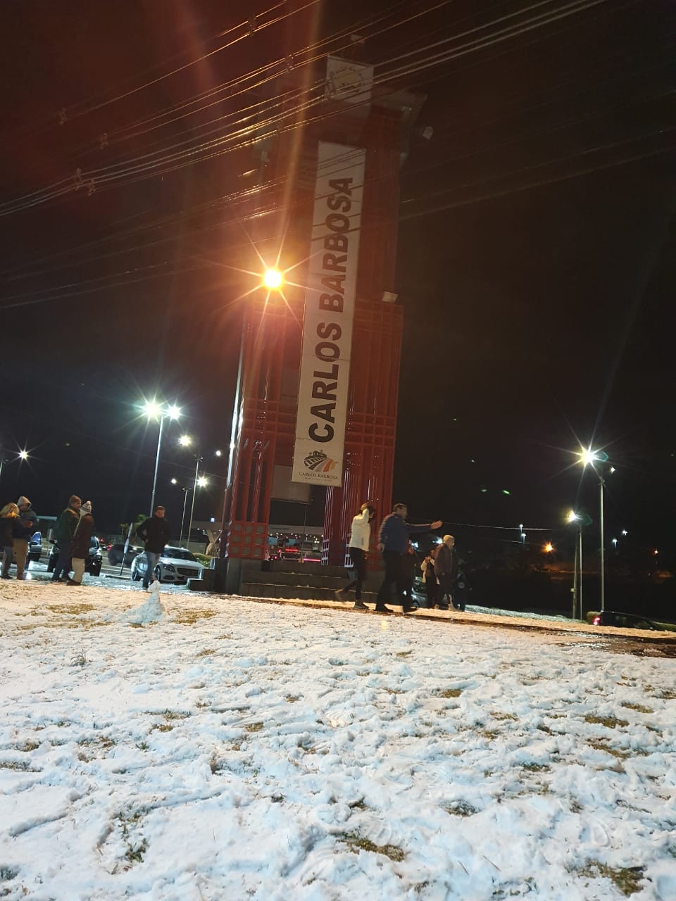 Neve, diversão e pista congelada em Carlos Barbosa