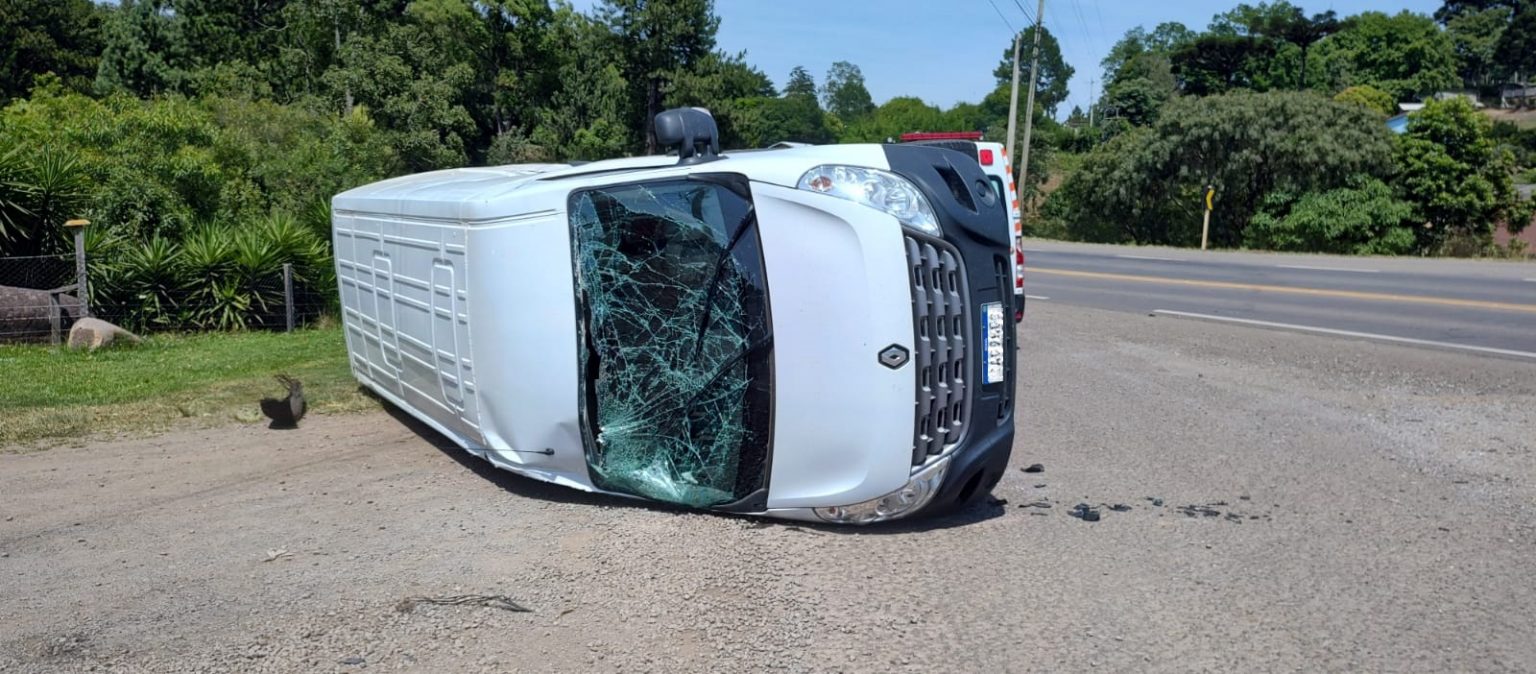 Acidente de trânsito resulta em capotamento na Rota do Sol, em Garibaldi