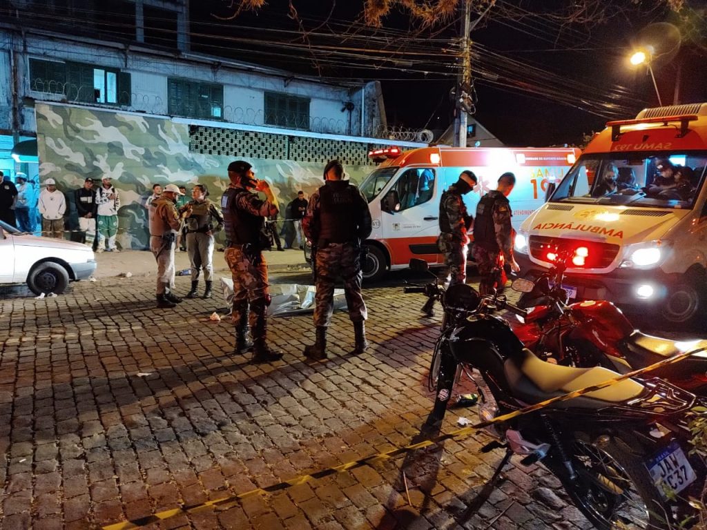 Pai e filho são mortos a tiros em frente ao Estádio Alfredo Jaconi após jogo do Ju com o Corinthians