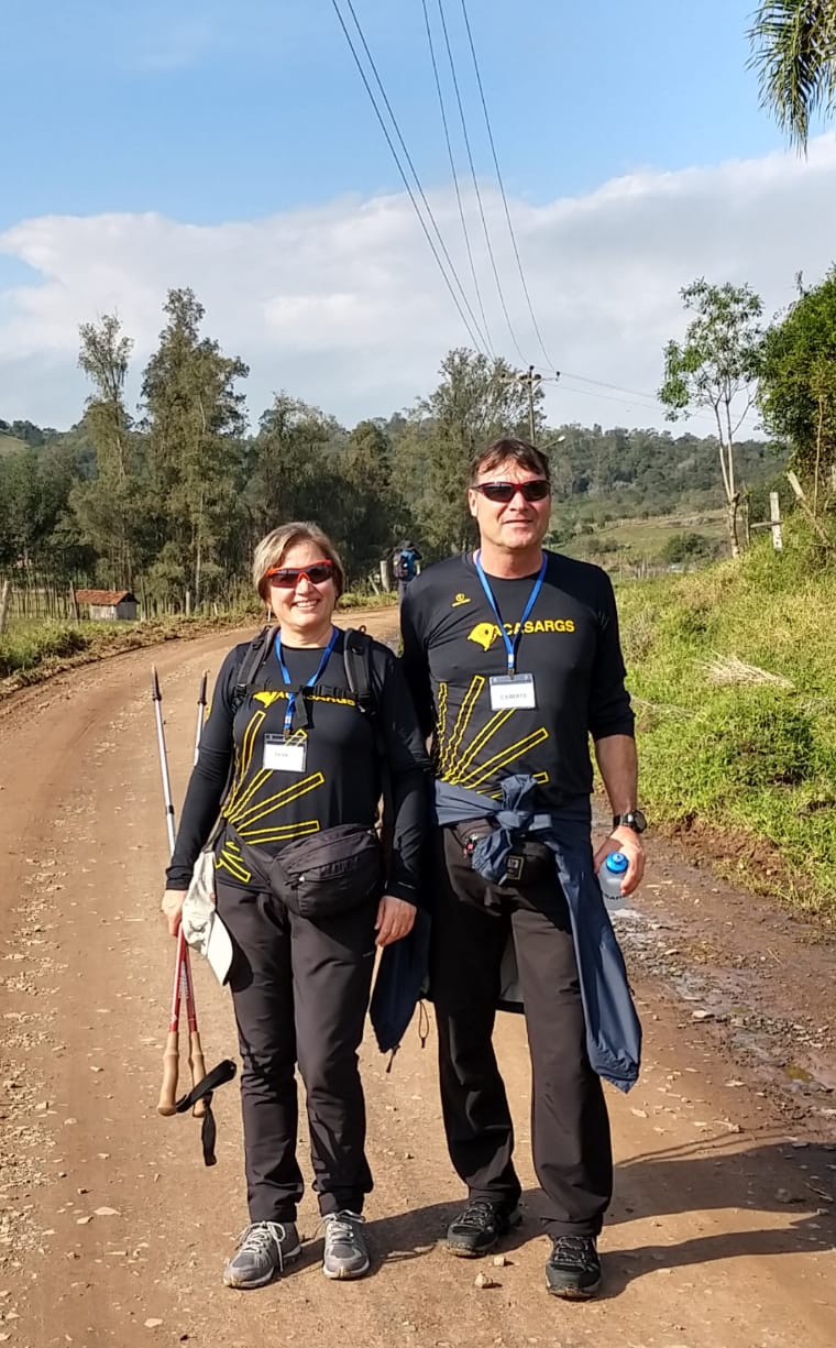 O casal Adami em uma das dezenas de peregrinações de que participaram 
Crédito – Acervo pessoal