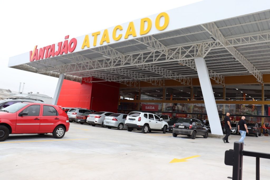 Ainda em obras em Marau, Vantajão Atacado já é referência em Caxias (foto) e Vacaria