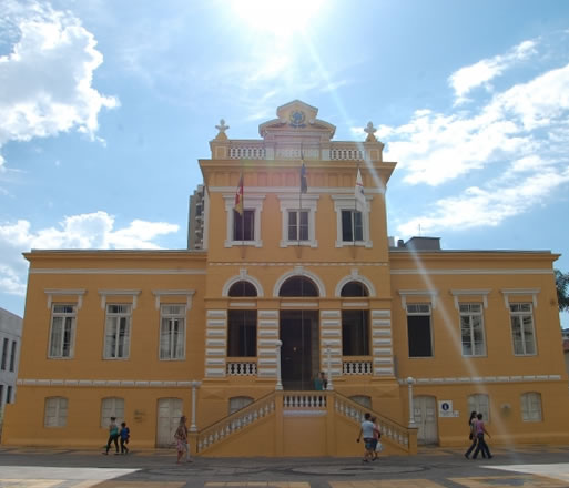 Governo do RS e prefeitos da Serra Gaúcha participam de reunião, em Bento Gonçalves