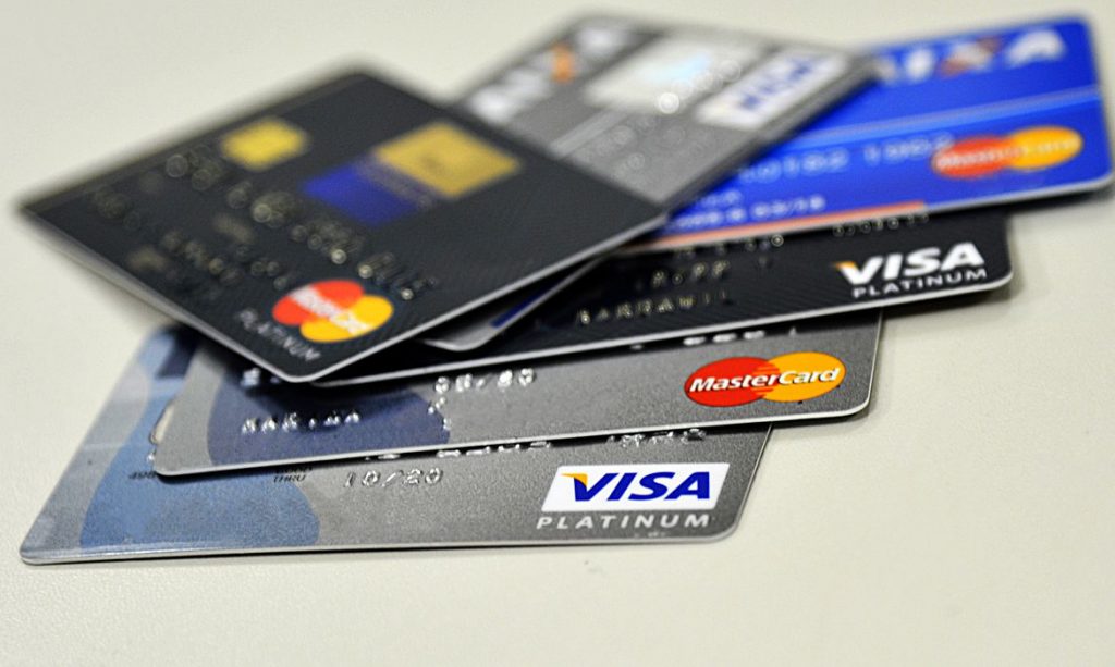 Banco Central fixa novos limites para tarifas de transações com cartões