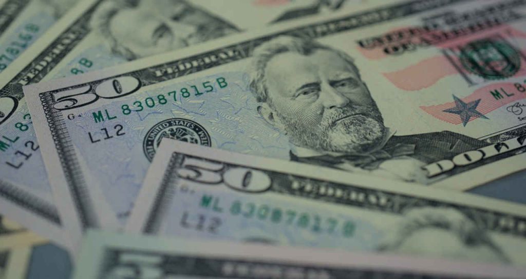 Euro vale menos que o dólar, após a maior inflação nos EUA em 40 anos