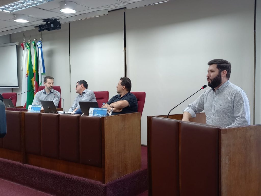 Vereadores ouvem explicação para subsídio de mais de dois milhões a transporte coletivo em Bento Gonçalves