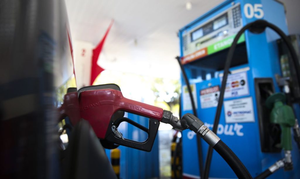 Petrobras começa analisar a redução preço do diesel