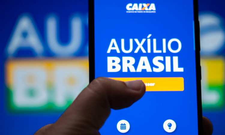 Governo libera empréstimo consignado para beneficiários do Auxílio Brasil