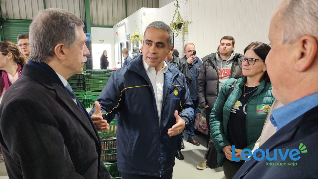 Em visita a Caxias do Sul, Ministro da Cidadania anuncia retorno do programa Alimenta Brasil