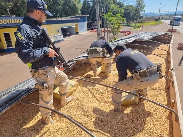 Casal é preso com cerca de duas toneladas de maconha