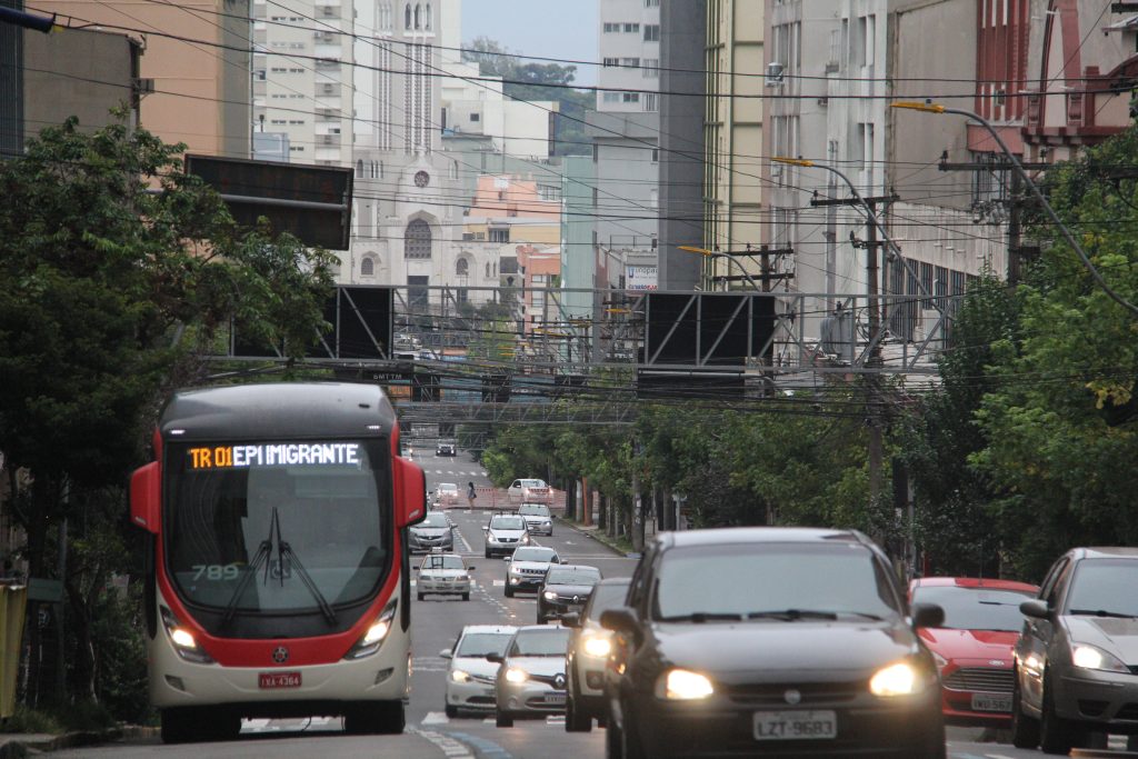 STF forma maioria para autorizar transporte de graça no 2º turno