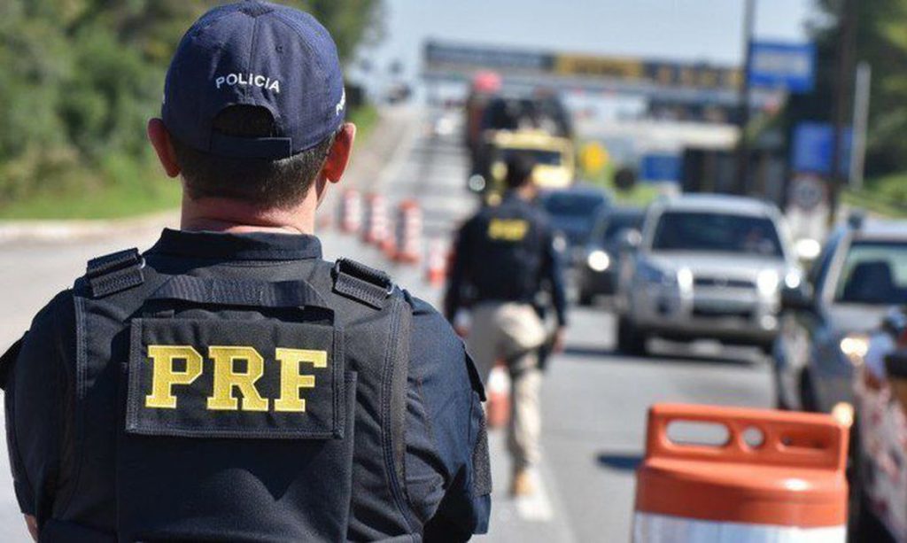 Homem é flagrado dirigindo sob influência de álcool na BR-116, em Caxias do Sul