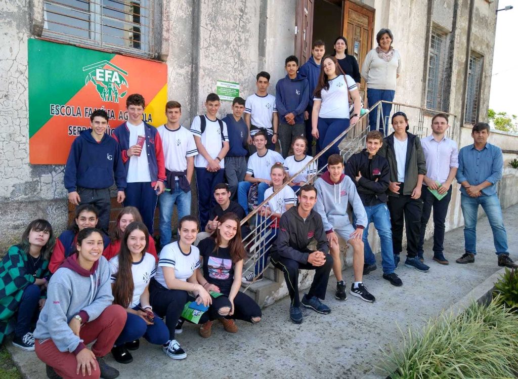 Estudantes de Nova Pádua visitam a Escola Família Agrícola da Serra Gaúcha – EFASERRA