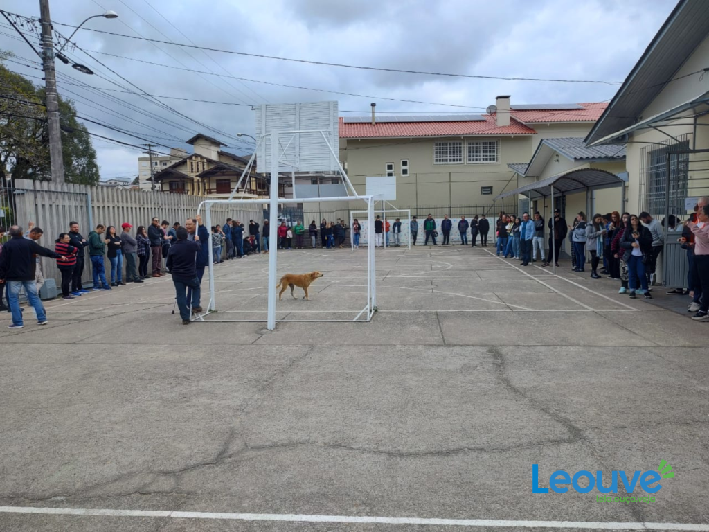 Eleitores esperam mais de duas horas para votar em Farroupilha