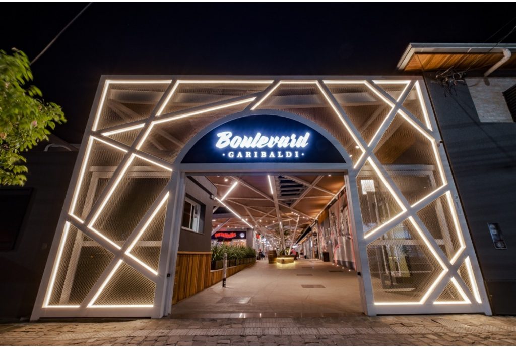 Boulevard Garibaldi recebe a visita do Papai Noel