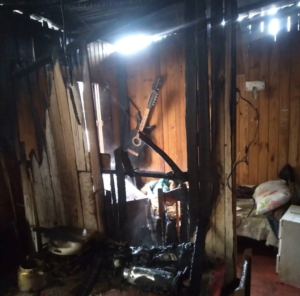 Incêndio atinge residência no Bairro São Sebastião, em Lagoa Vermelha