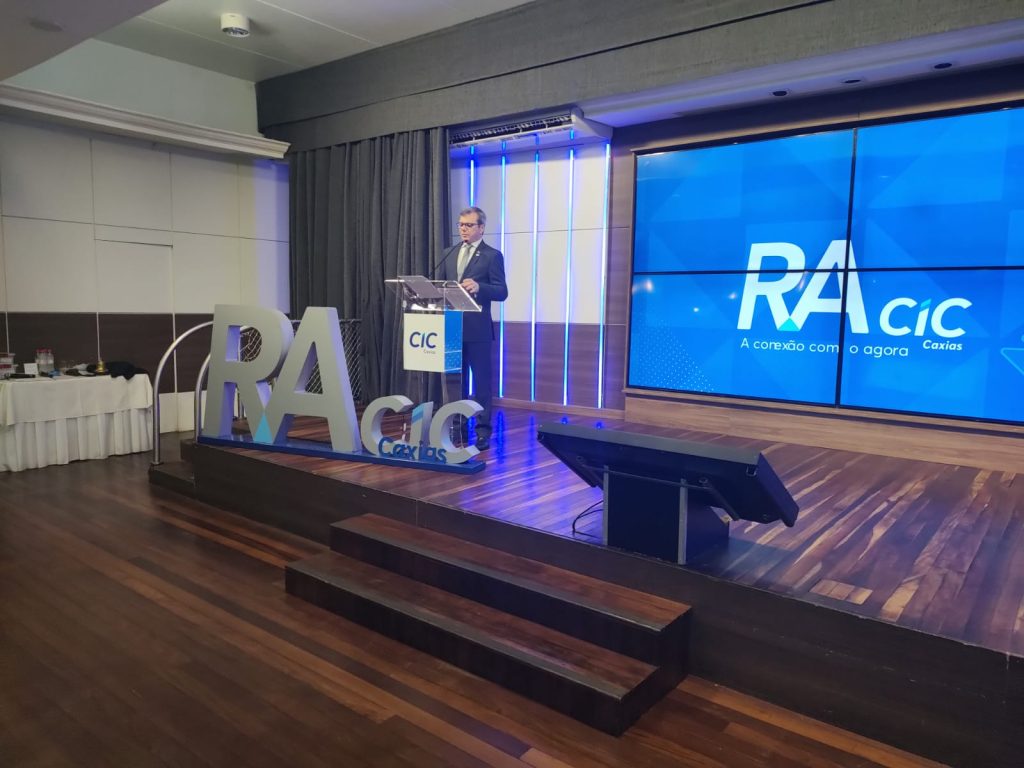 Presidente da CIC Caxias do Sul afirma que brasileiros precisam respeitar a democracia