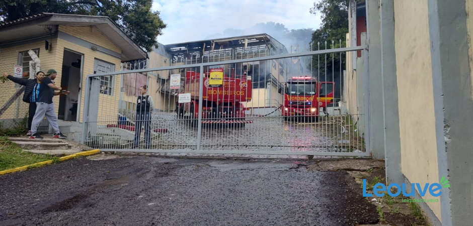Incêndio atingiu 80% de indústria farmacêutica em Caxias do Sul